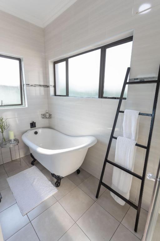 Bakho All-Suites photo