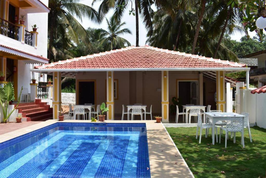 7BHK Villa De Flora with Large Pvt Pool @Calangute — Hotel in Goa
