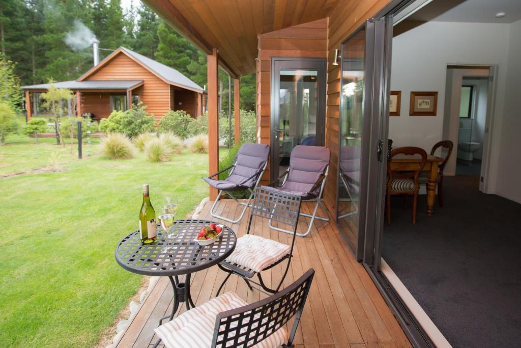 Balcony/terrace, Woodbank Park Cottages in Hanmer Springs