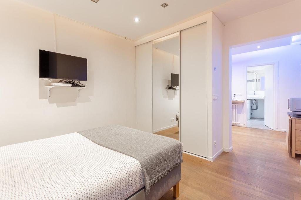 Victor Hugo Flat - 3