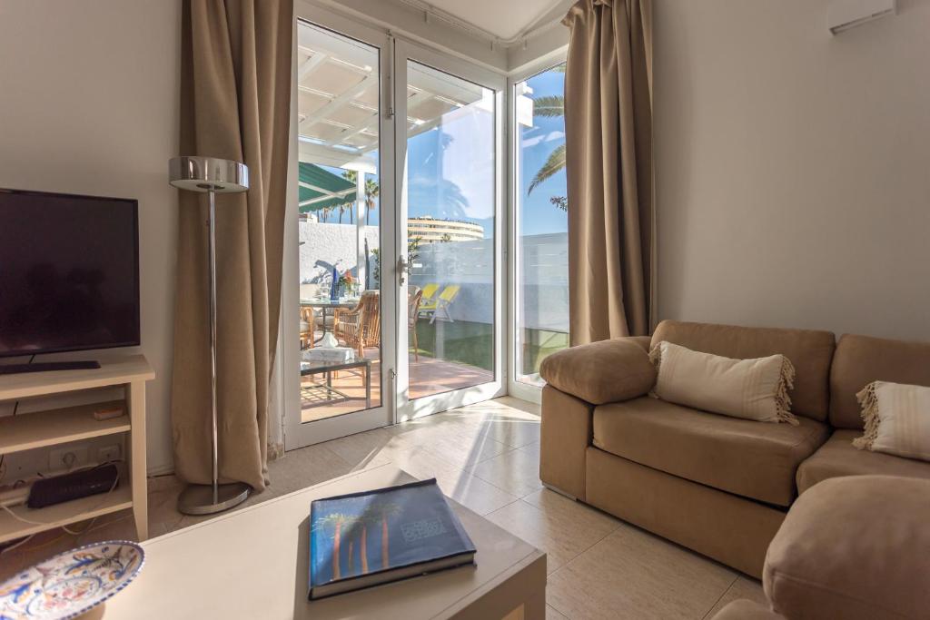Charming Bungalow - Private Terrace, AirCon & Pool - 3