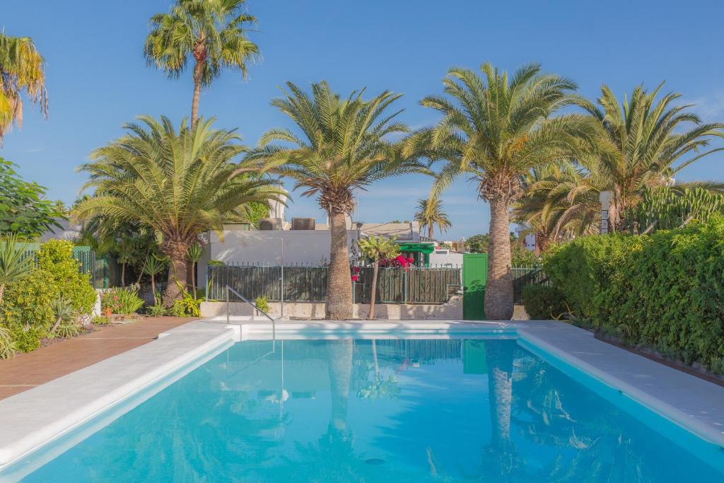 Charming Bungalow - Private Terrace, AirCon & Pool - 2