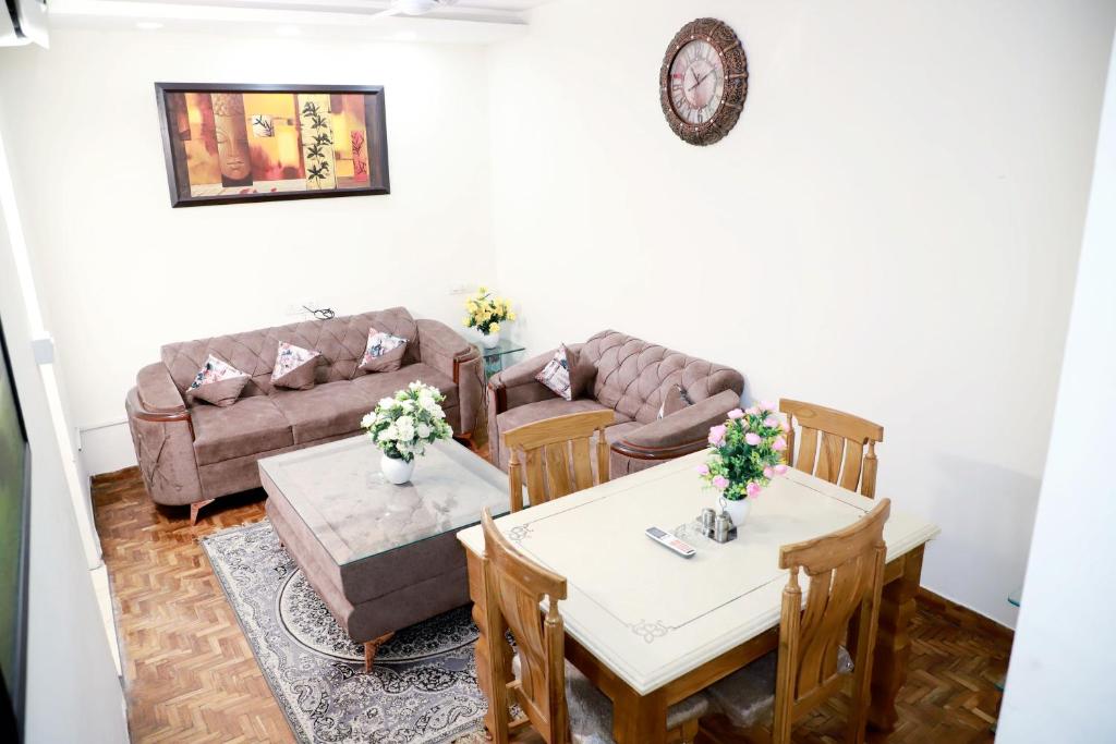 Fortune Home Service Apartment 3Bhk,E-28 Saket 1B photo