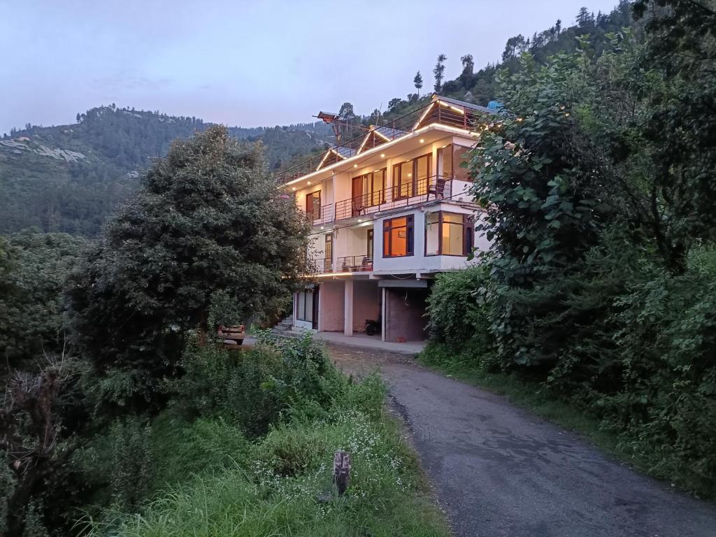 Oaktree Homestay — Hotel in Shimla