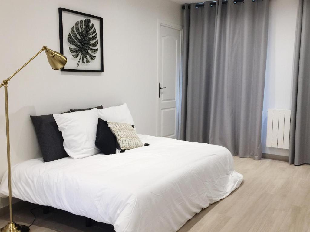 New Apartment in the Heart of Le Marais - 3