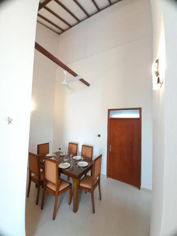 Jasmine Apartments photo