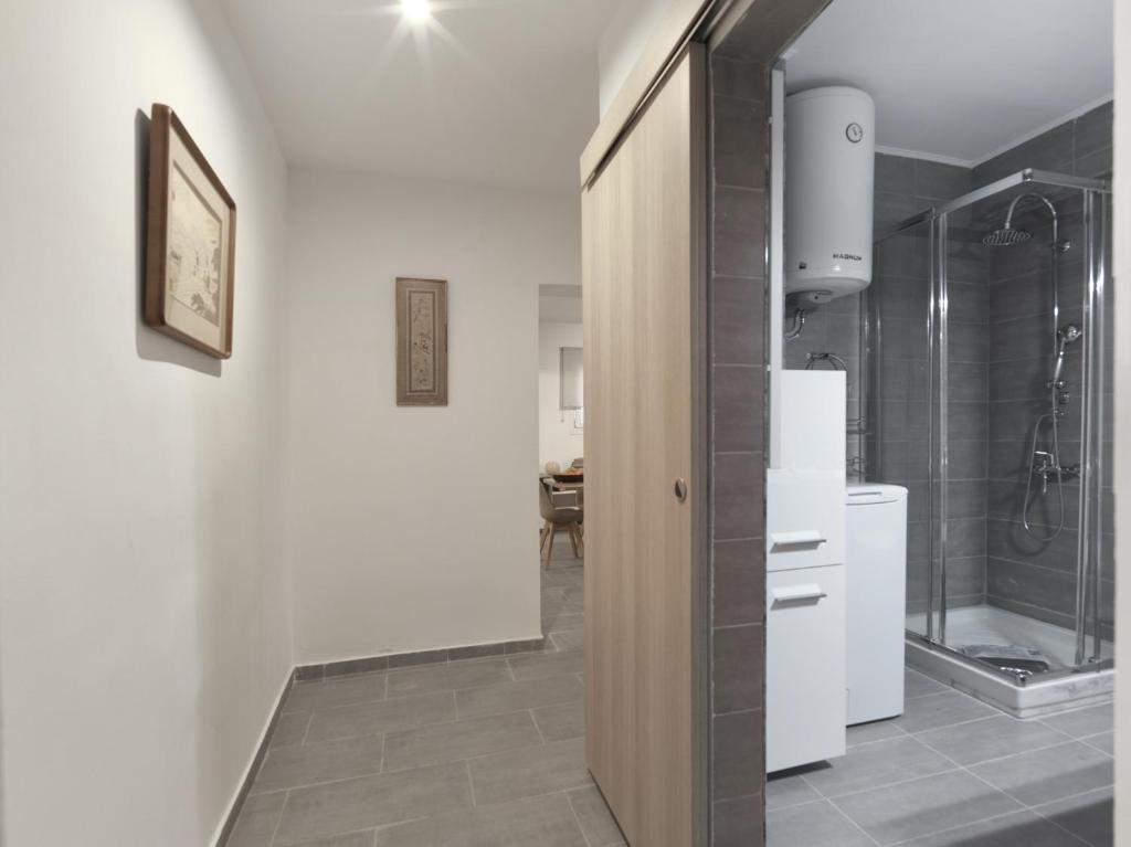 2 bedroom aprtmnt next to Hilton and all hospitals photo