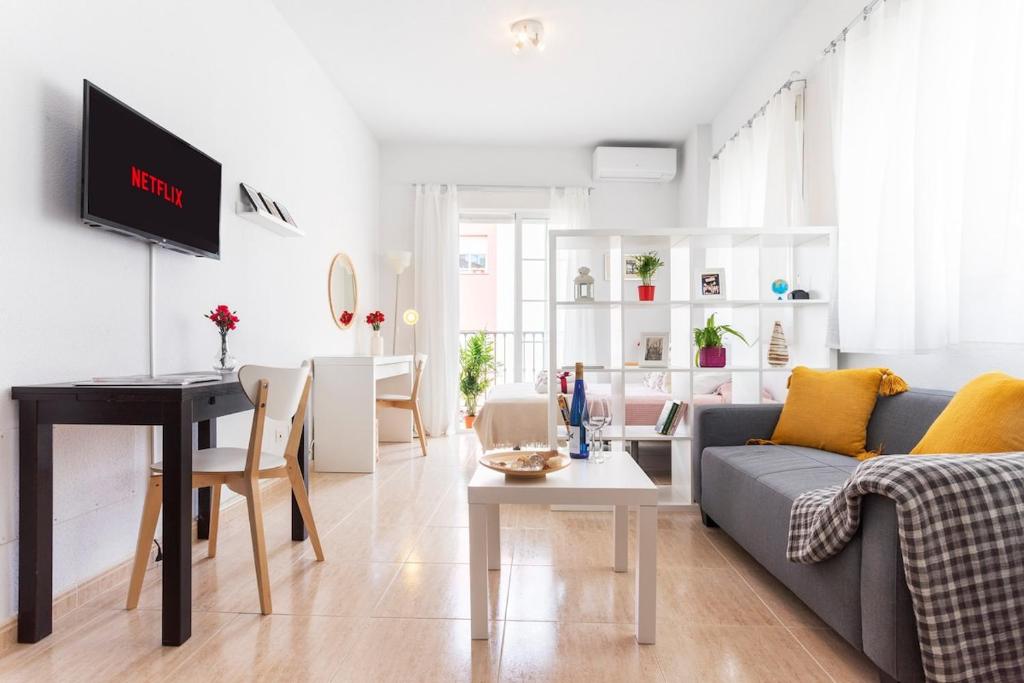 -MalagaSunApts- Bright City Centre Studio - 2