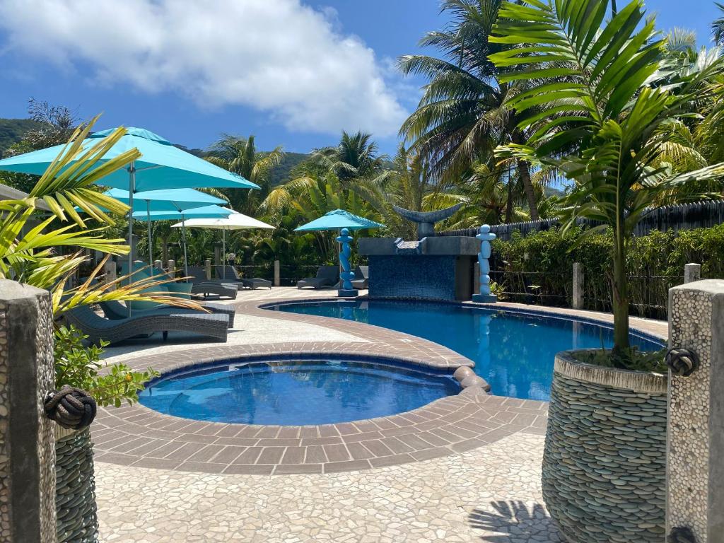 Cabanes Des Anges, La Digue