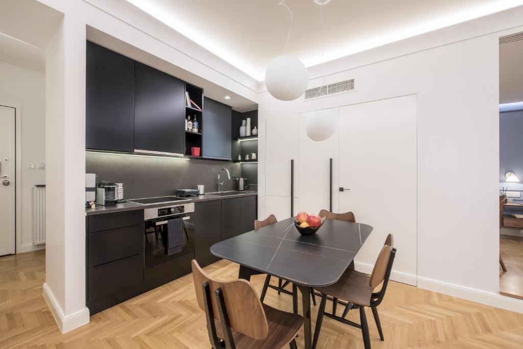 Chic central Athens apartment at Mavilli Sq. photo