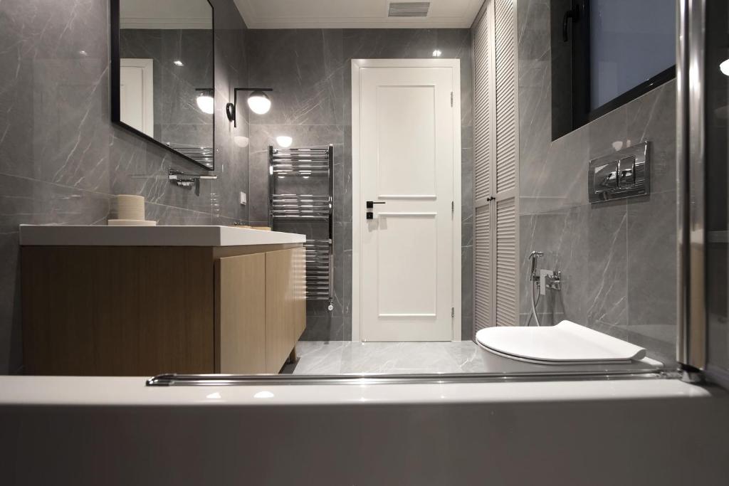 Chic central Athens apartment at Mavilli Sq. photo