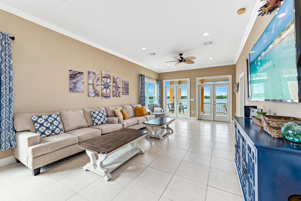 Eagle's Nest, Gulf Shores