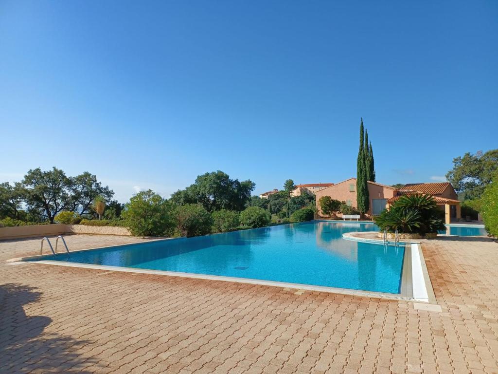 APPARTEMENT CLIMATISÉ AVEC TERRASSE ET APERÇU MER - Golfe de Saint-Tropez - 4