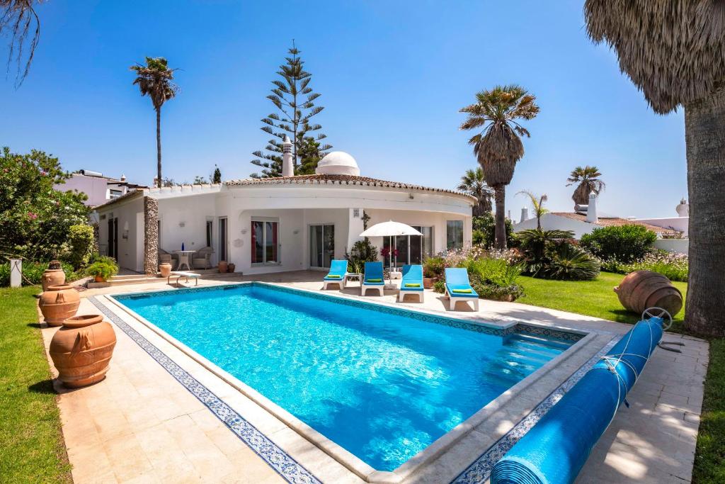 Casa Piranhas, Carvoeiro