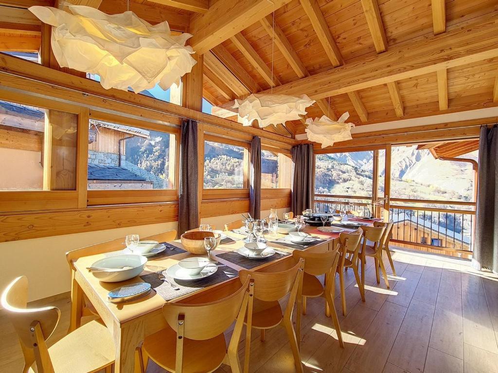 Chalet spacieux avec sauna, accès pistes, Wi-Fi et parking - FR-1-344-720 - 2