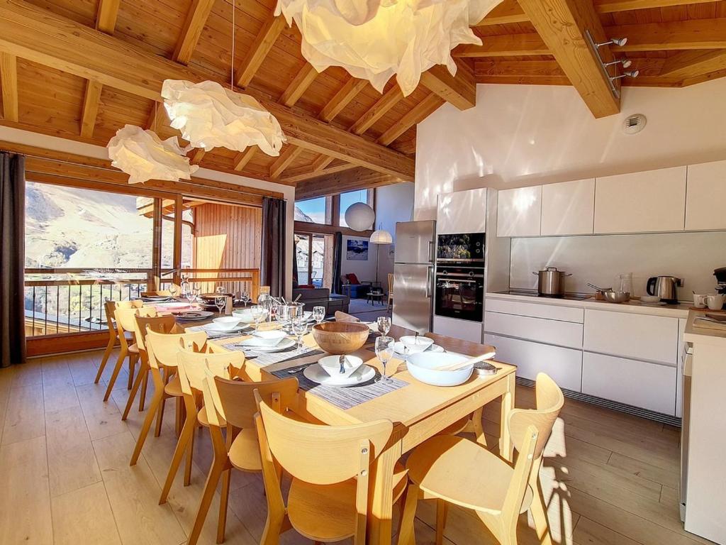 Chalet spacieux avec sauna, accès pistes, Wi-Fi et parking - FR-1-344-720 - 3