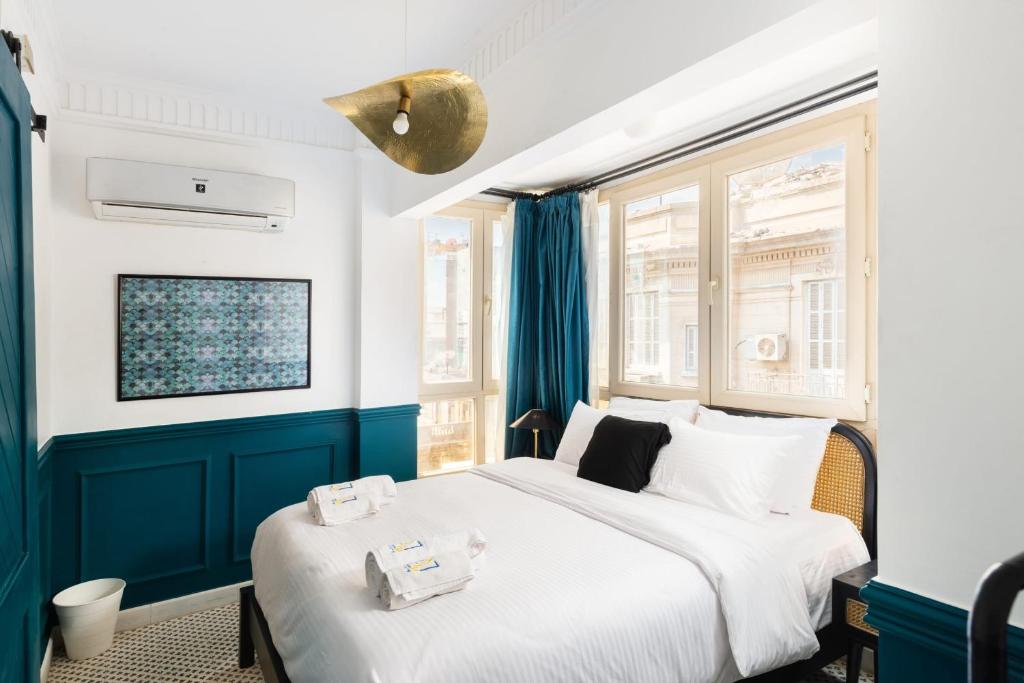 The Neat Nostalgic 2BDR Apt Cairo's Downtown, Káhira