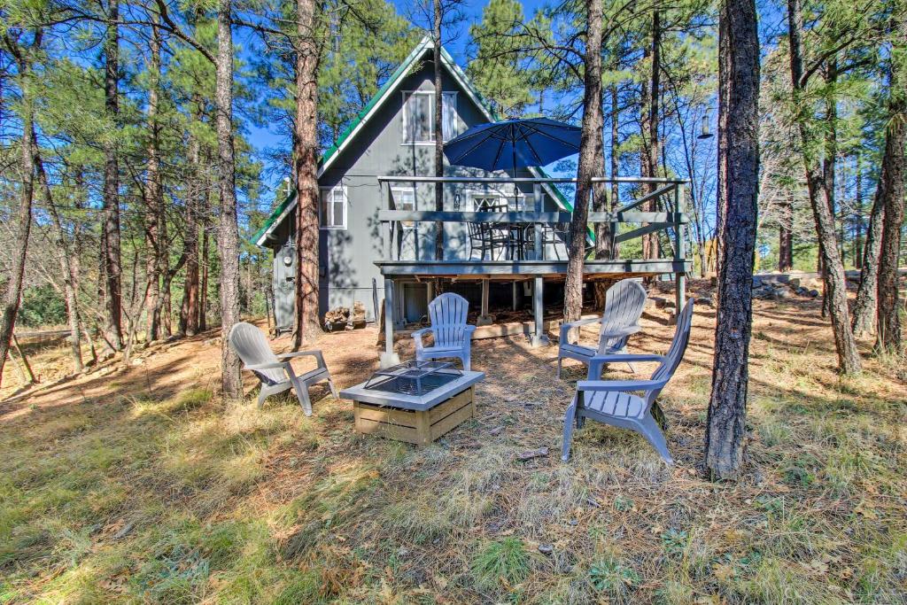 Dreamy Show Low A-Frame Cabin with Smart TVs!, Show Low