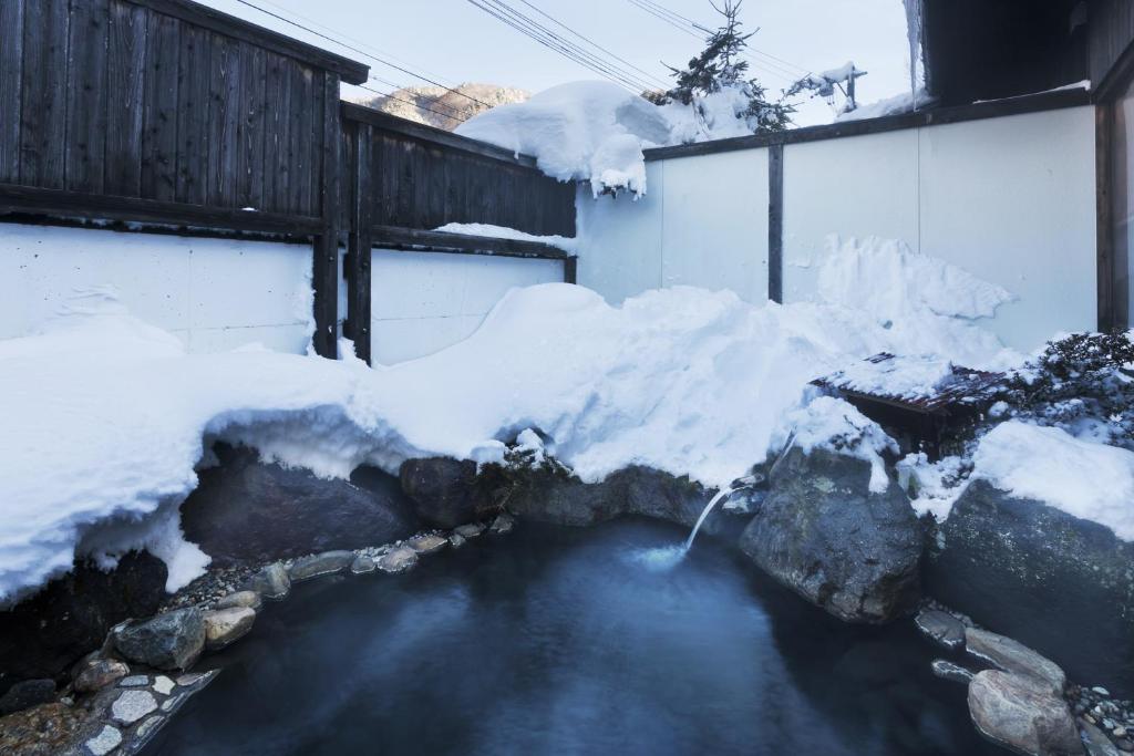 Hot spring bath