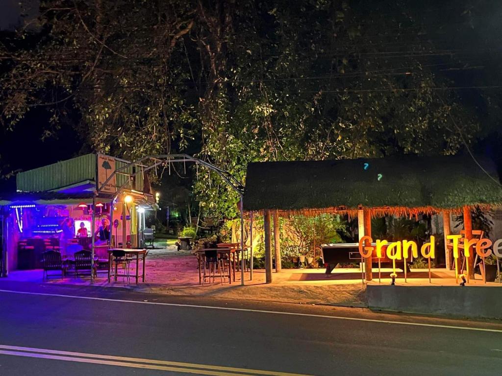 Grand Tree, Ko Čang