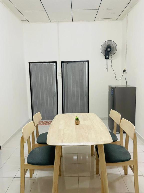 Chenang's Guest House by Danbam photo