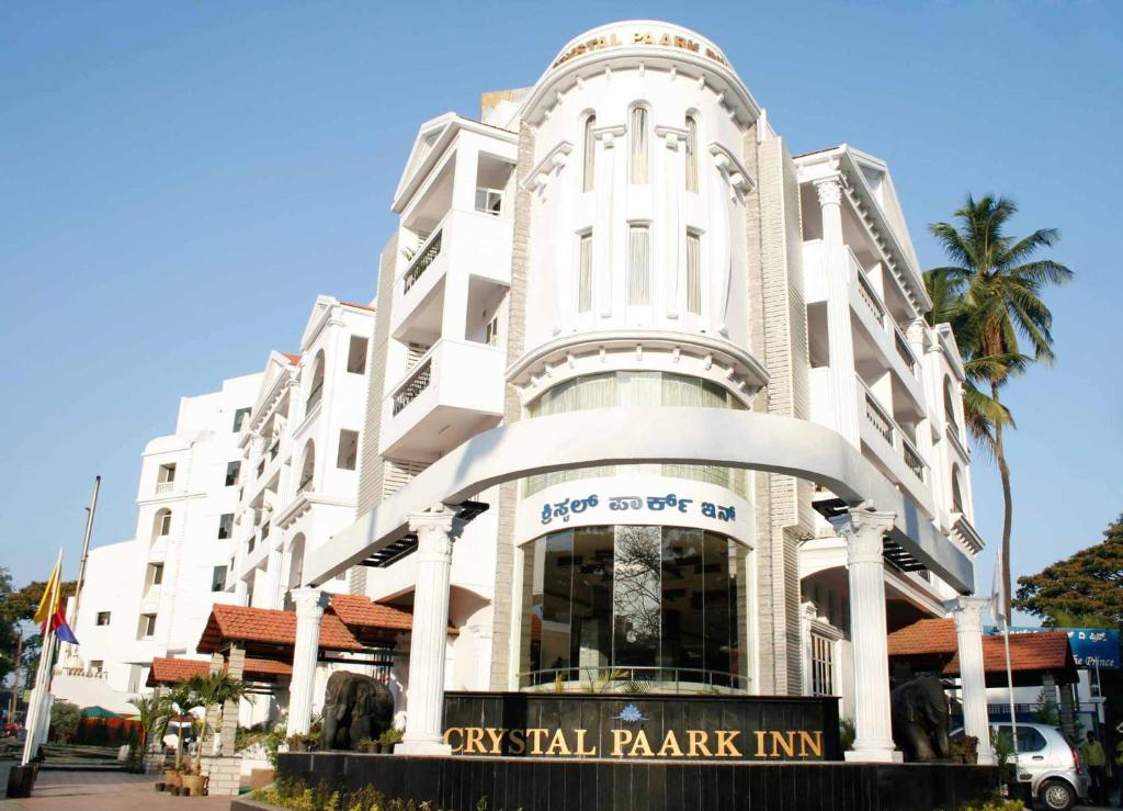 Crystal Paark Inn By Blu Orchid Groups photo