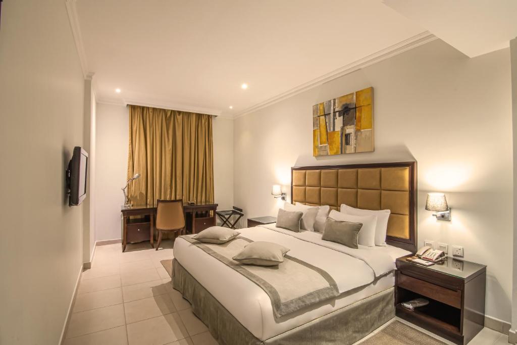 Doha Corp Executive Hotel Doha Suites room