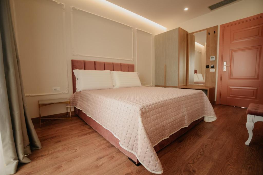 Martiness Hotel Durres — Hotel rooms in Durres, Durres