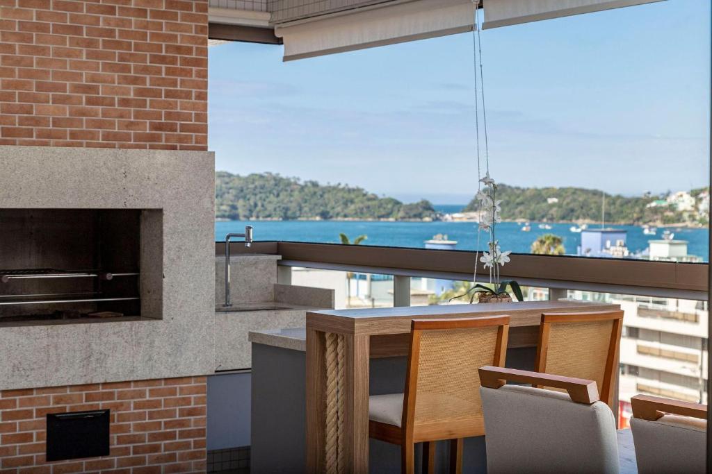 Punta Blu 102-3 – Apartamento de alto padrão em Condomínio Exclusivo, Quadra poliesportiva - Piscina - Portaria 24h., Bombinhas