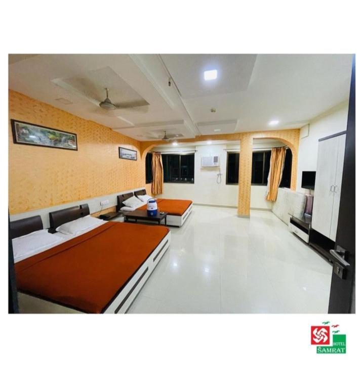 Hotel Samrat photo