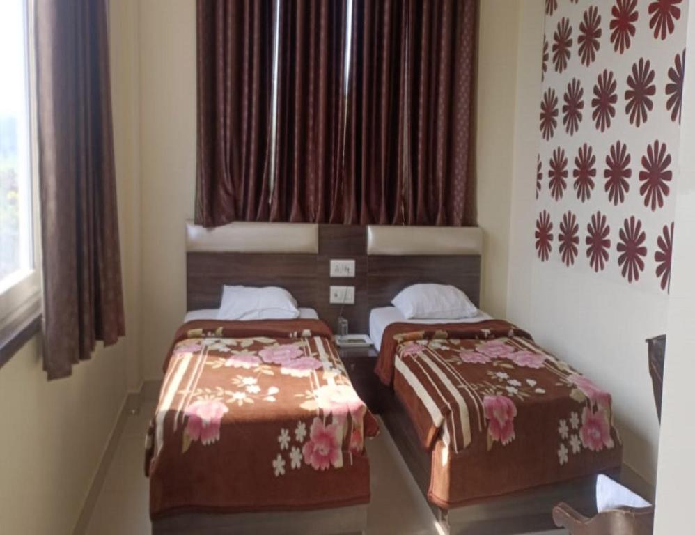 Hotel Silver Leaf, Pilibhit photo