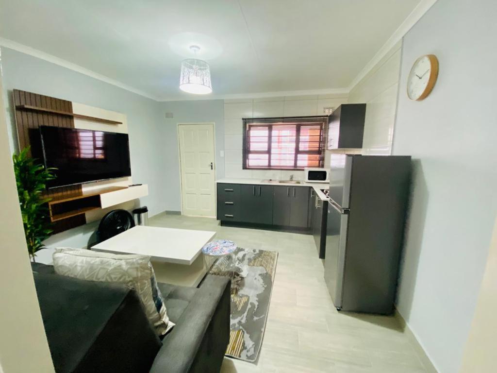 6 the Curve Unit 4, Johannesburg