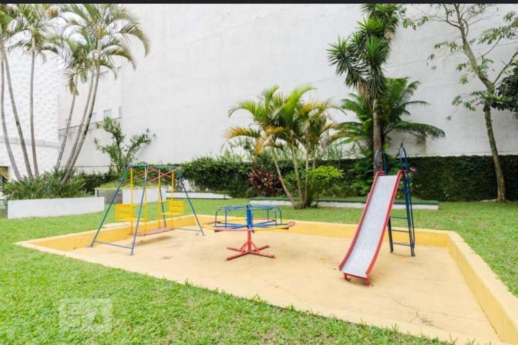 Apartamento residencial (sala com três quartos)