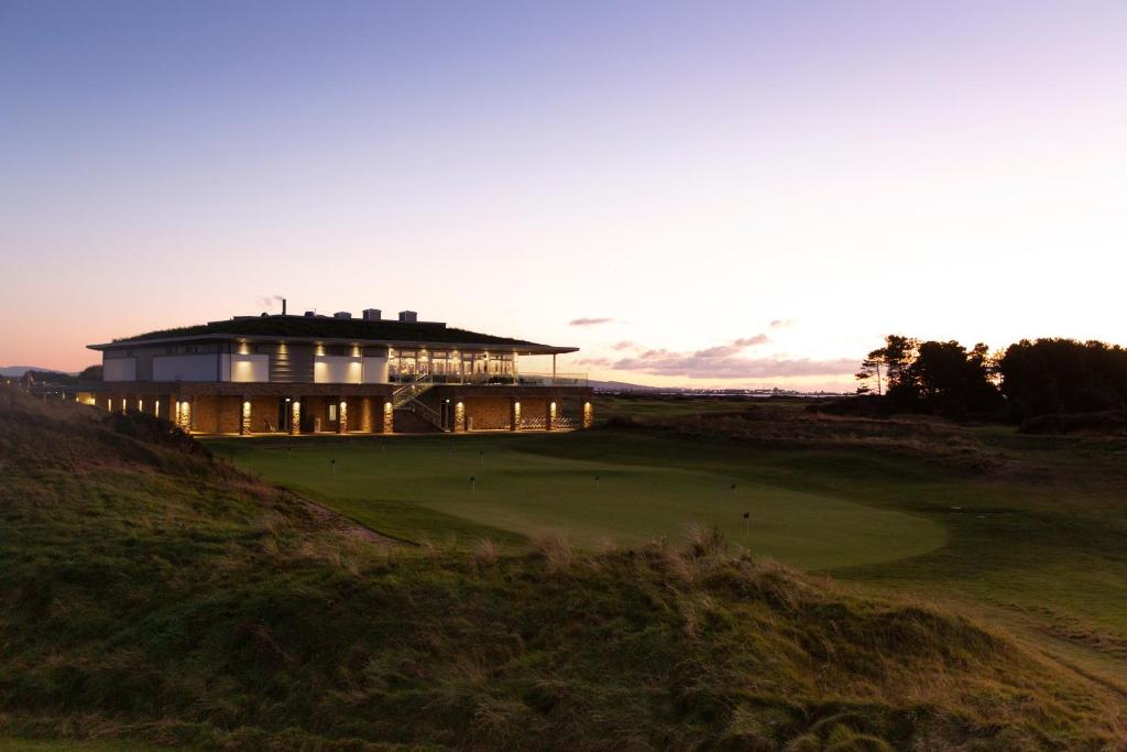 Dundonald Links photo