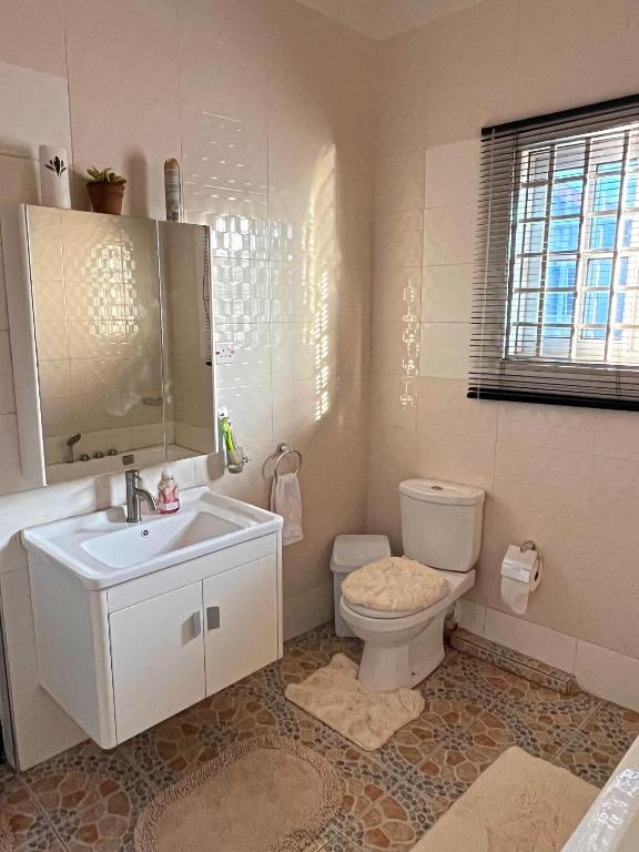 Private Rooms in Madina Estate, Accra photo