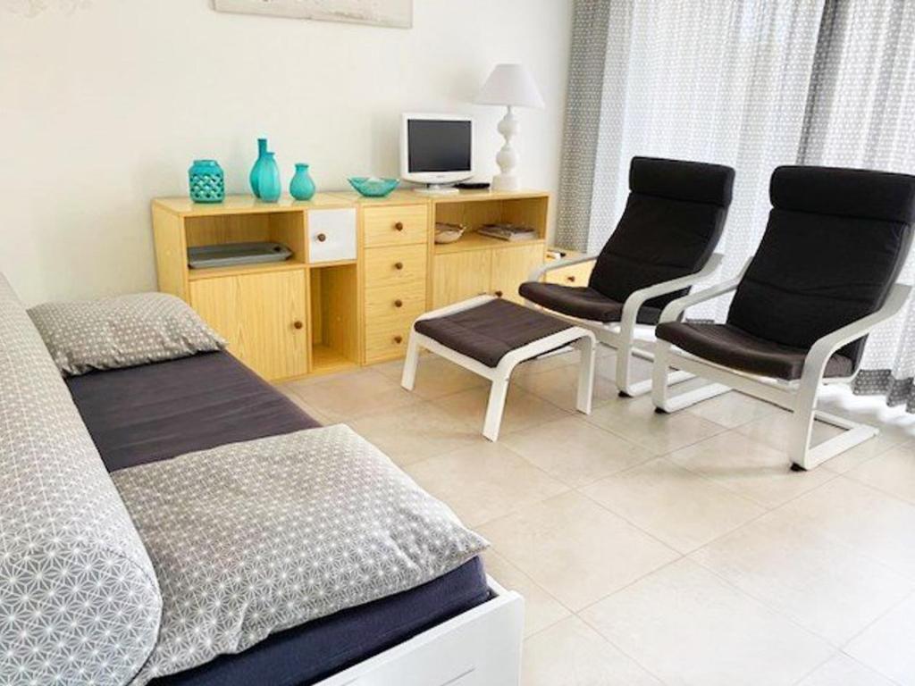 T3 Rénové avec Climatisation, Piscine & Parking à 100m de la Mer - FR-1-607-24 - 4