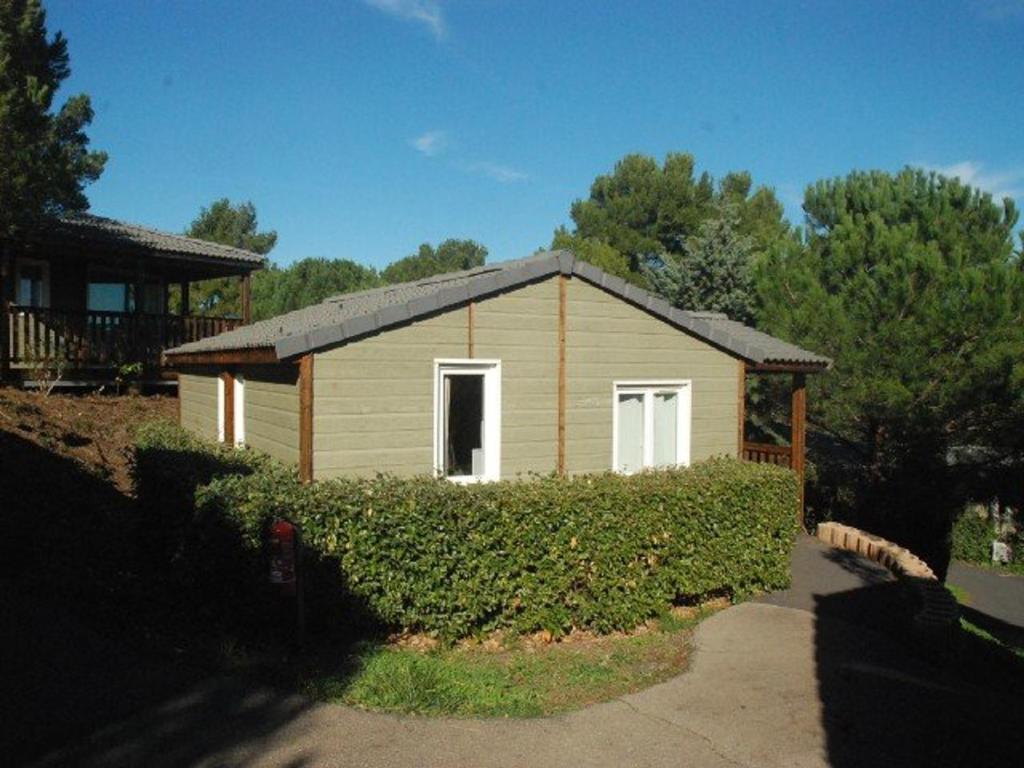 Chalet climatisé pour 6, calme avec piscine et parking - 3