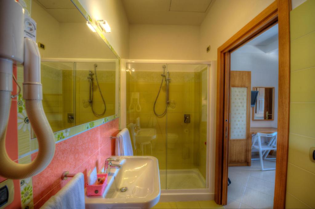 Hotel Zeus photo