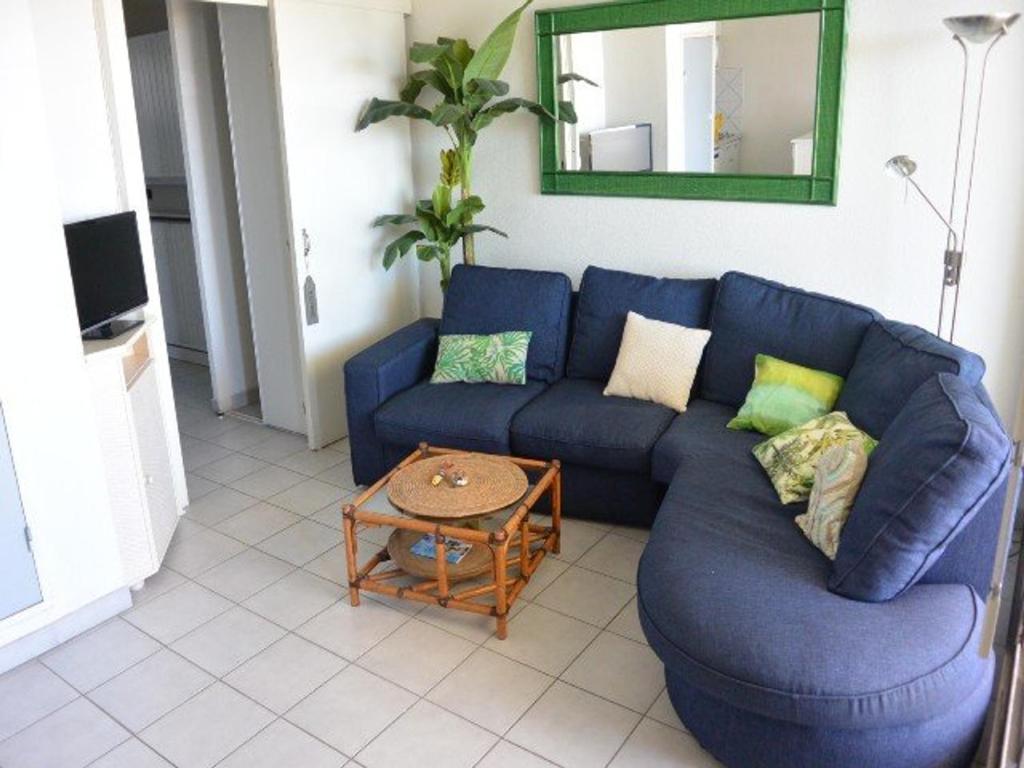 Charmant T2 avec Terrasse et Vue Mer à 50m de la Plage, Résidence avec Piscine - FR-1-607-11 - 1