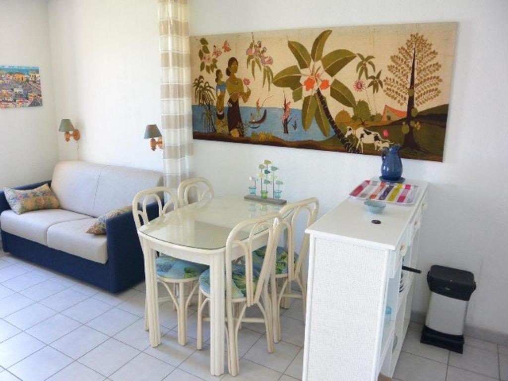 Charmant T2 avec Terrasse et Vue Mer à 50m de la Plage, Résidence avec Piscine - FR-1-607-11 - 5