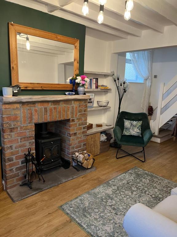 Explorers Cottage, Yorkshire Wolds Character Home photo 2