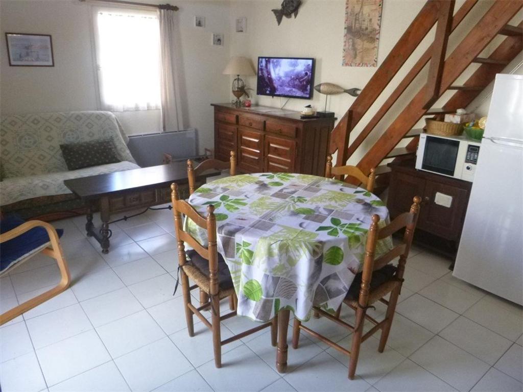 Villa T2 avec mezzanine, terrasse, parking privé, proche commerces et plage, calme, 6 couchages - FR-1-81-91 - 2