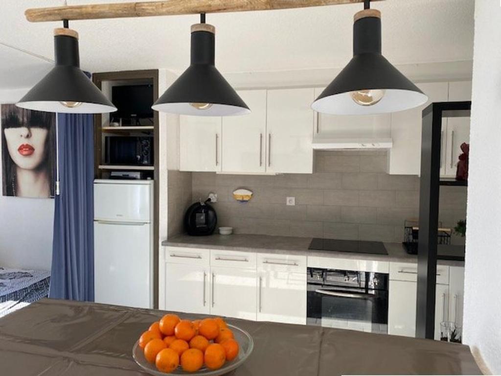 Studio Cabine à Le Barcarès, 4 couchages, terrasse, parking, piscine et activités sportives - FR-1-195-23 - 2
