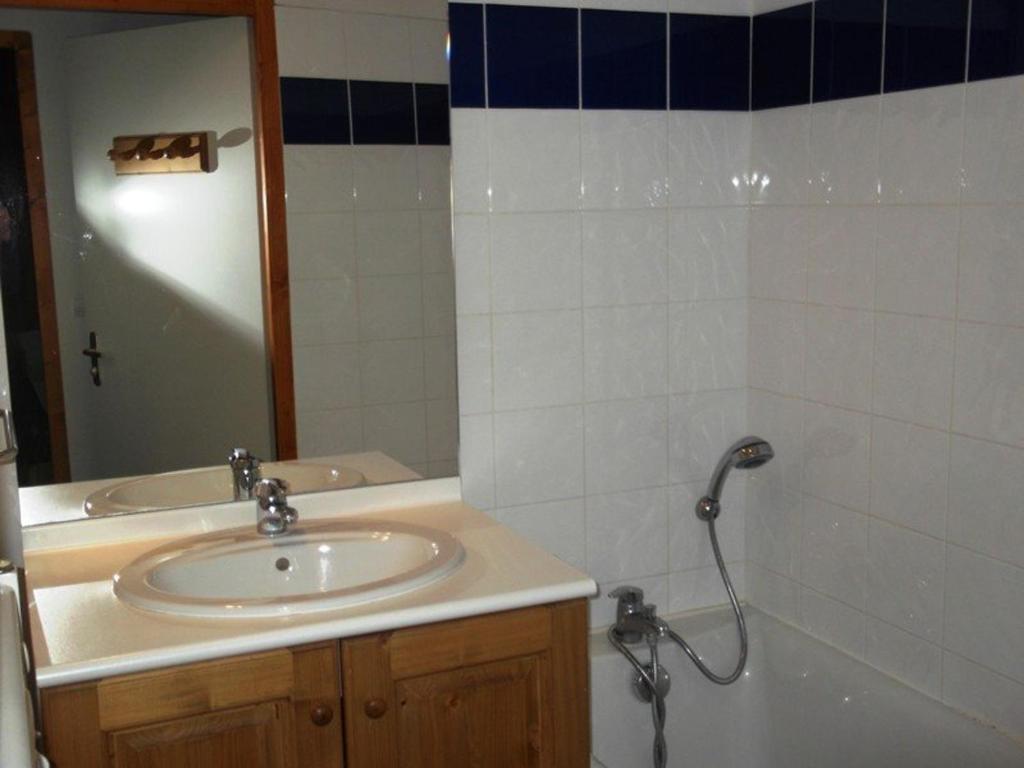 Appartement 3 pièces 6 pers, proche pistes, parking, casier à skis, cuisine équipée - FR-1-262-145 - 3