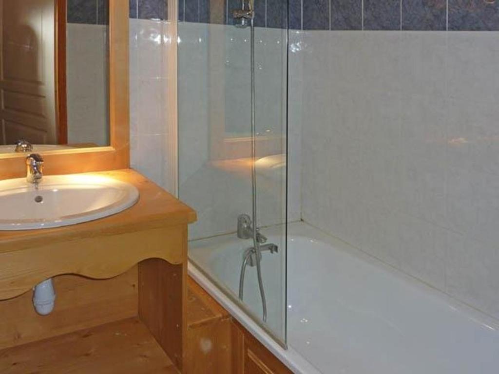 Studio 4 pers avec piscine et sauna, idéalement situé - FR-1-322-125 - 3