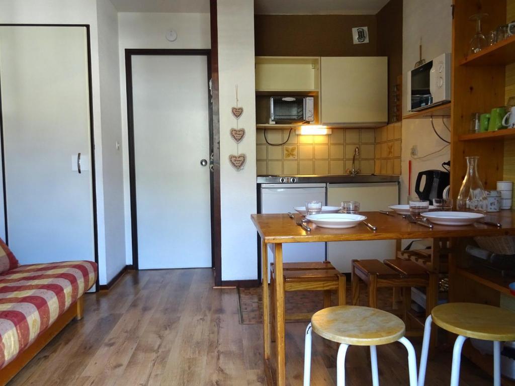 Studio Bourg-Saint-Maurice, 1 piece, 3 personnes - FR-1-411-279 — Hotel in Bourg-Saint-Maurice