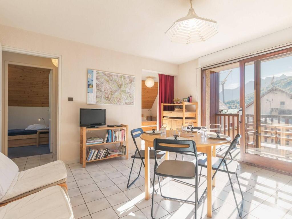 Appartement fonctionnel 2 pièces avec parking, centre Briançon - FR-1-330C-60 - 3