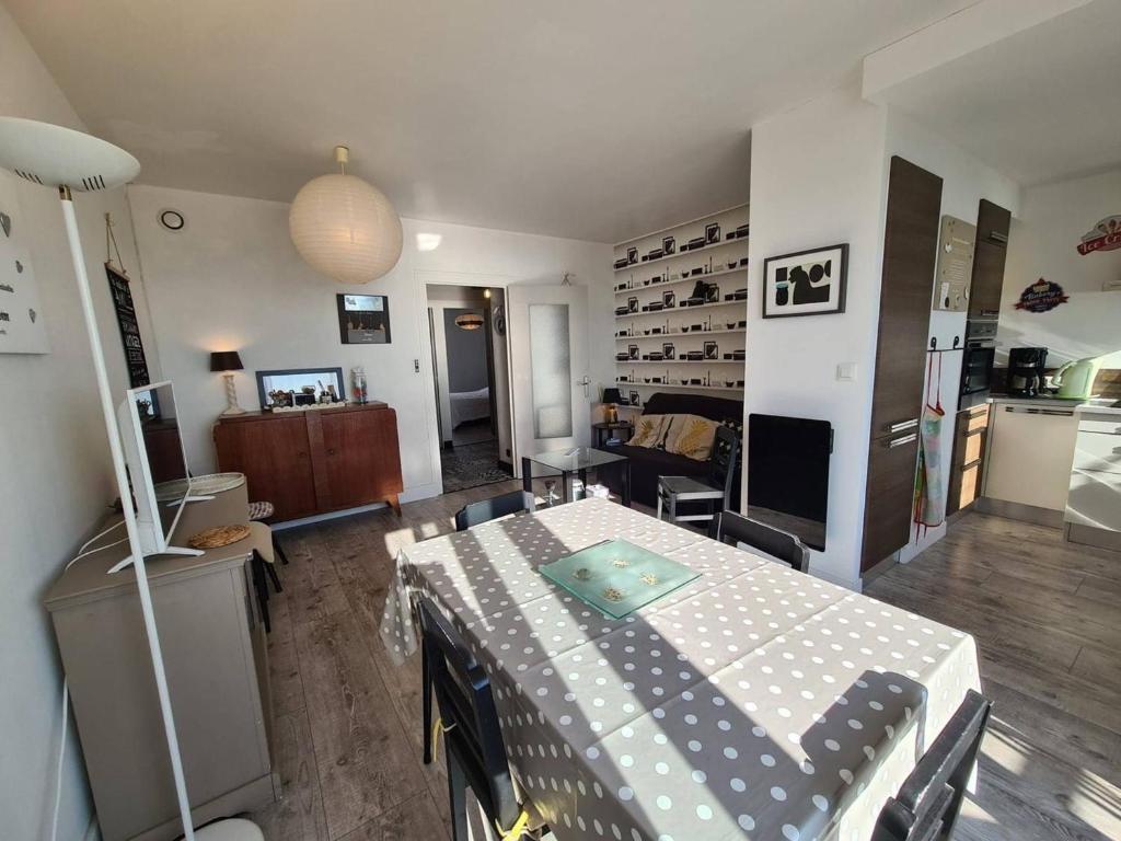 Appartement moderne 3 pièces, 6 couchages, parking, proche plage - FR-1-224C-648 - 5