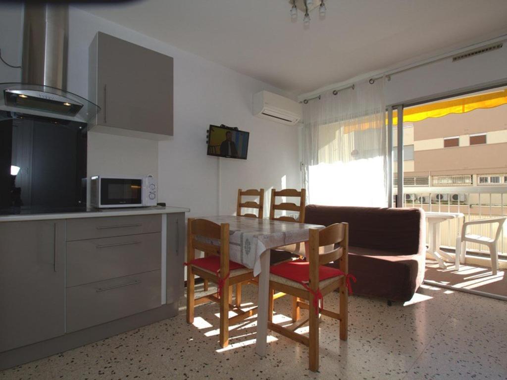 Appartement T1 avec balcon, climatisation et parking près du Parc Charles de Gaulle à Balaruc-les-Bains - FR-1-553-101 - 4