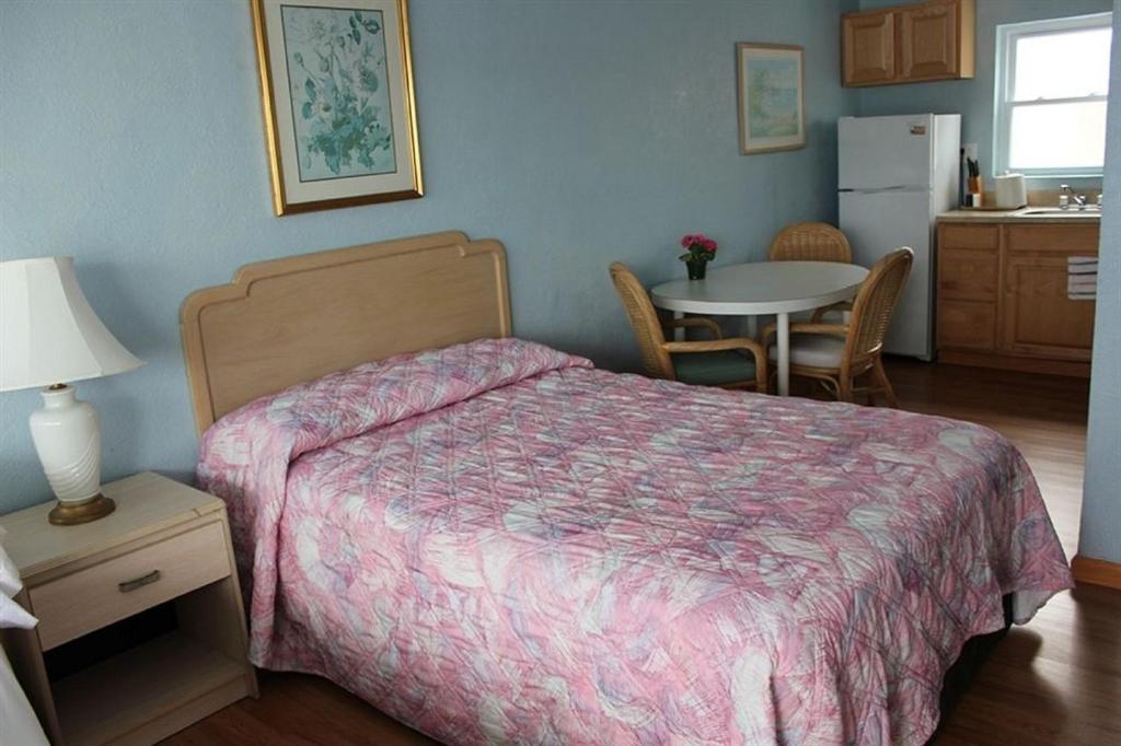 Chateau Bleu Motel Main image 1